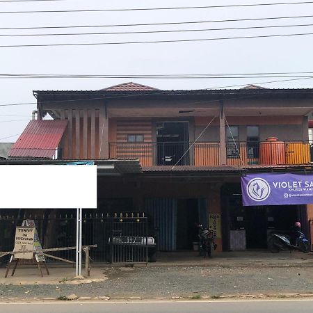 Violet Doorz Syariah Hotel Banjarbaru Exterior photo